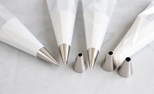 Pastry Bags & Piping Tips