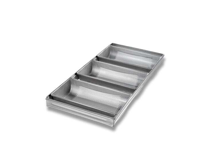 Bread Pan, 3-Strap, Aluminized Steel, Hearth, Chicago Metallic 44405