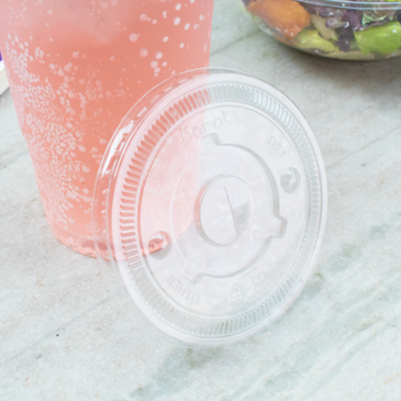 LOLLICUP Flat Lid, 32 oz, Clear, Plastic, (50/Pack), Karat C-KCL1045