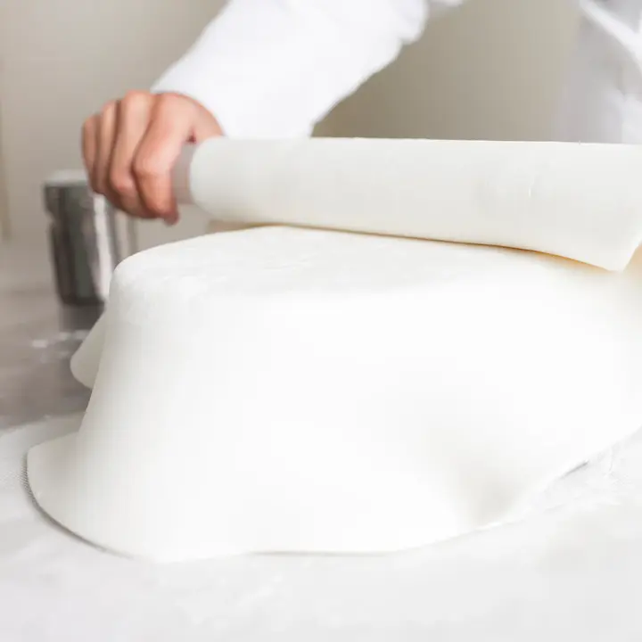 Rolled Fondant, 2 Lb Pail, White, Tropical, Satin Ice 50532